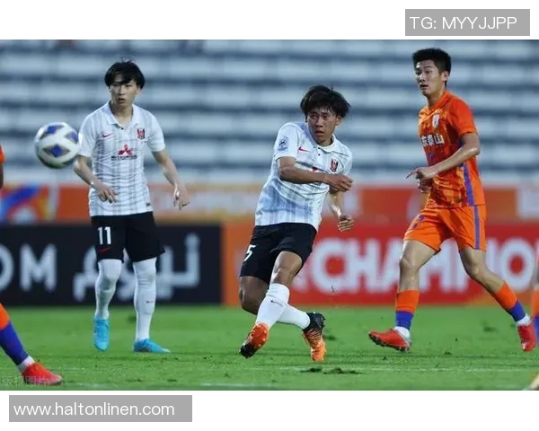 武汉足球队区域防守策略分析与比赛表现的得失探讨