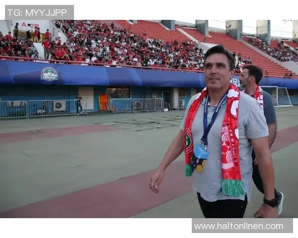 足球场上的谜一样的身影谁是最难认的足球明星 足球场上的谜一样的身影谁是最难认的足球明星